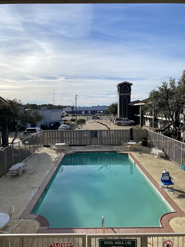 La Quinta Inn By Wyndham Tyler Exterior photo